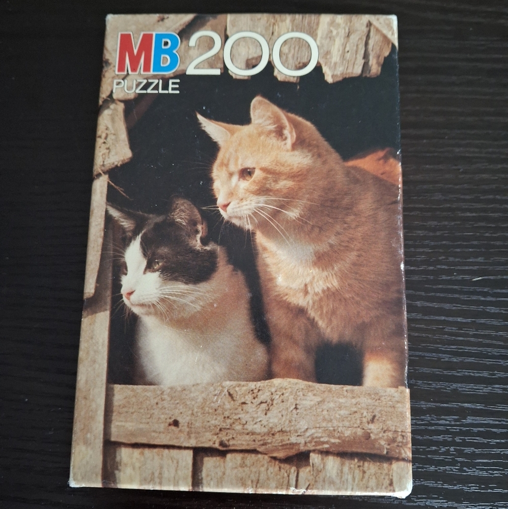 (Free With Purchse) MB 200 Piece Cat Puzzle